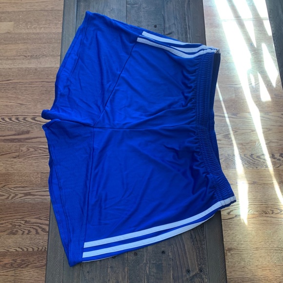 Blue Adidas shorts - Picture 2 of 3